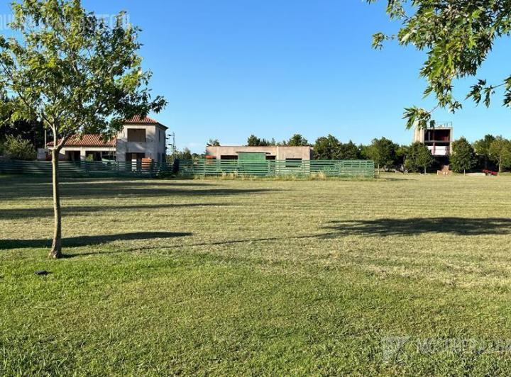 Terreno · 740m²