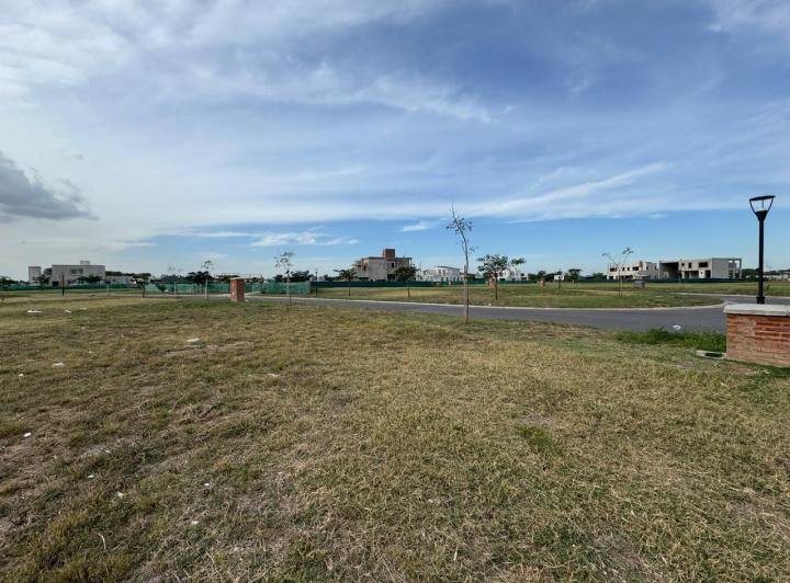 Terreno · 602m²