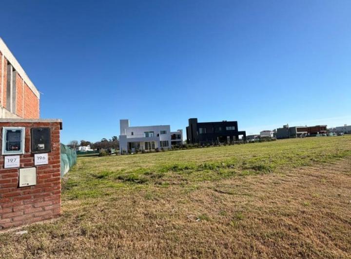 Terreno · 651m²