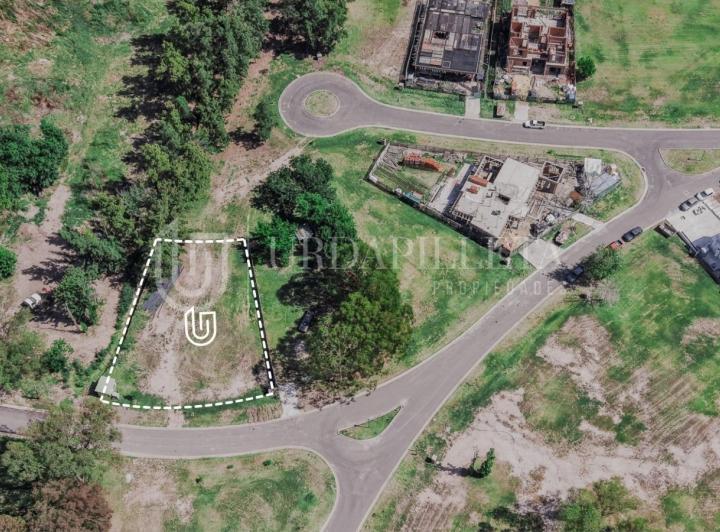 Terreno · 802m²