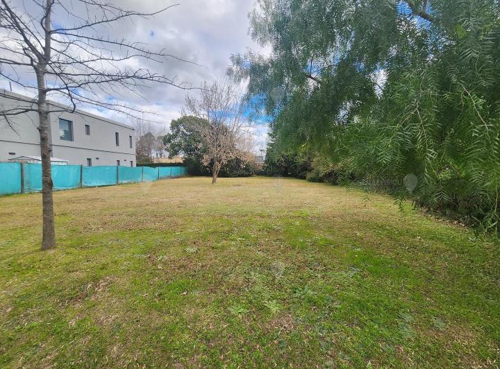 Terreno · 600m²