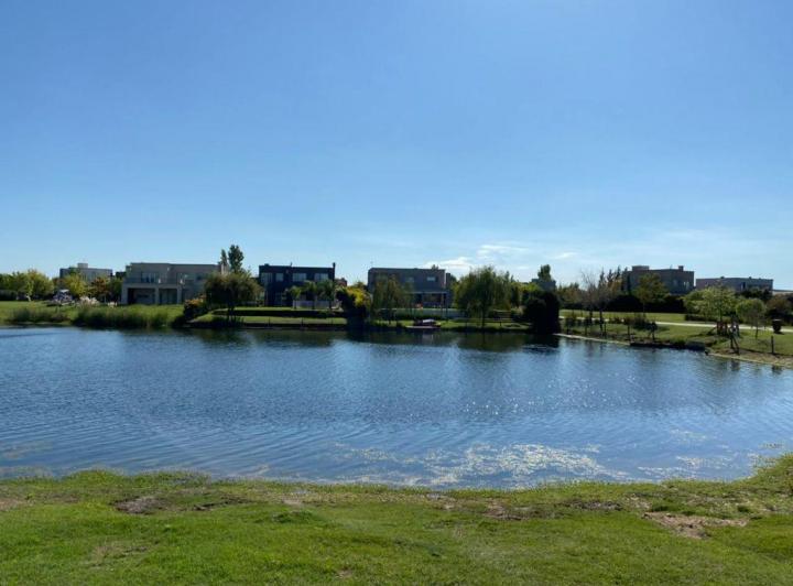 Terreno · 816m²