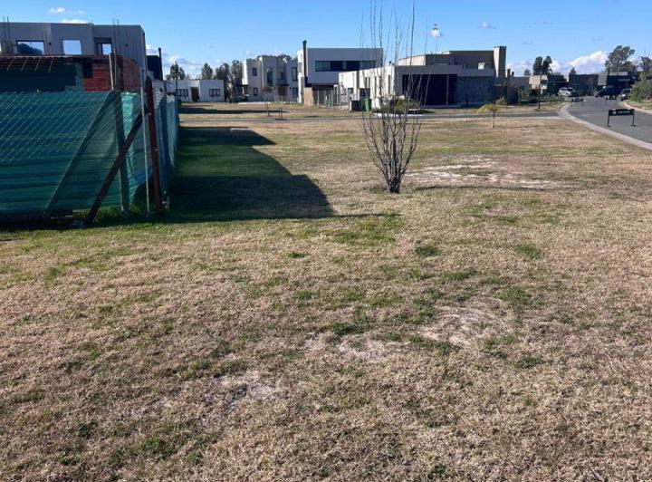Terreno · 425m²