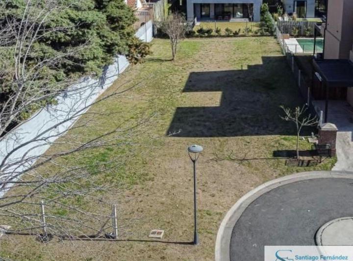 Terreno · 562m²