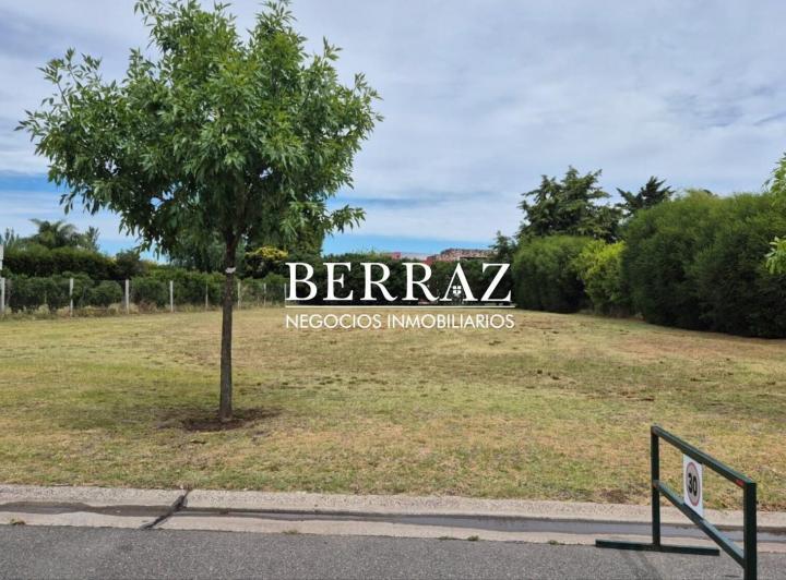 Terreno · 822m²