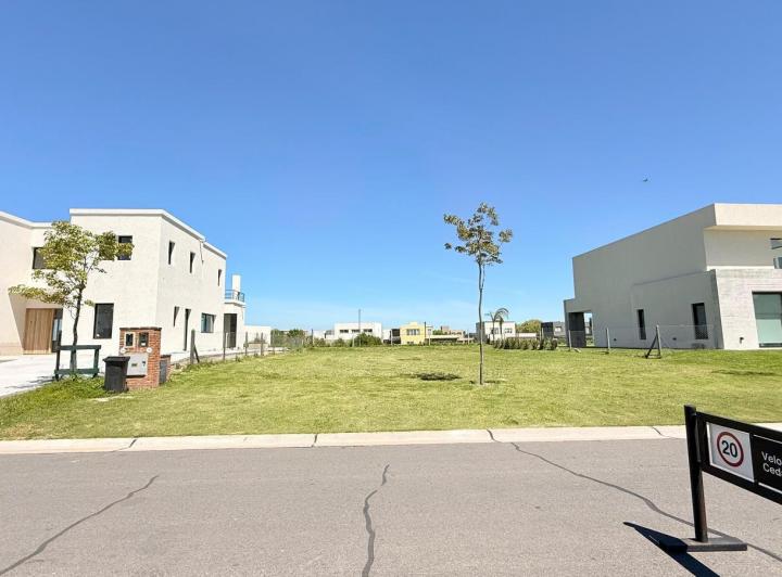 Terreno · 610m²