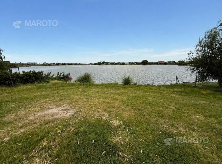 Terreno · 957m²