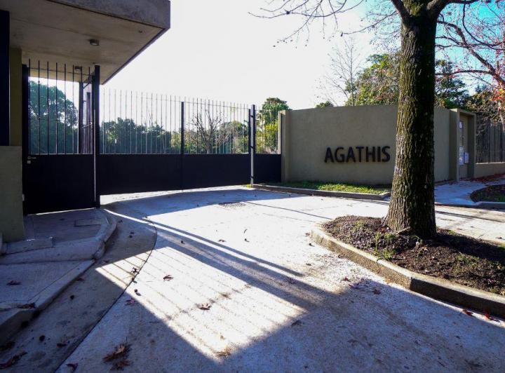 Terreno · 701m²