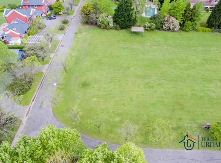Terreno · 1965m²