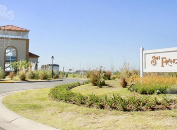Terreno · 822m²