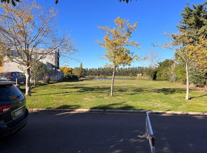 Terreno · 1050m²