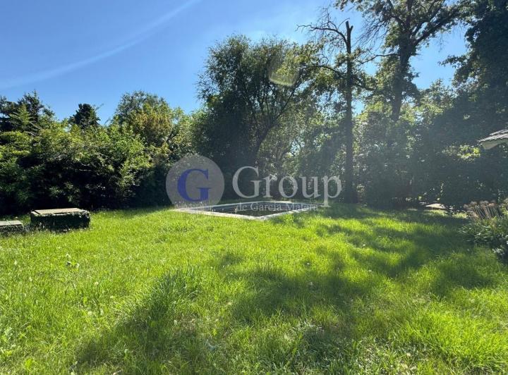 Terreno · 827m²