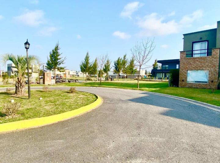 Terreno · 402m²
