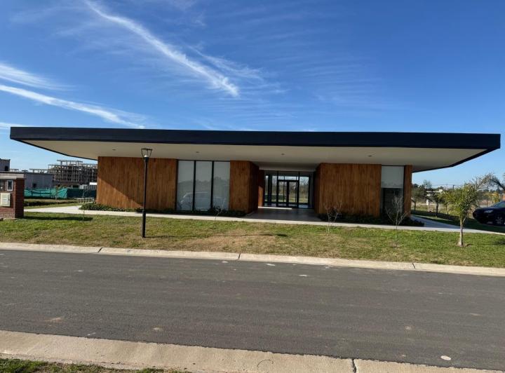 Terreno · 733m²