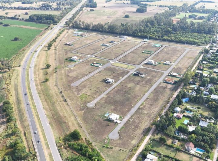 Terreno · 885m²