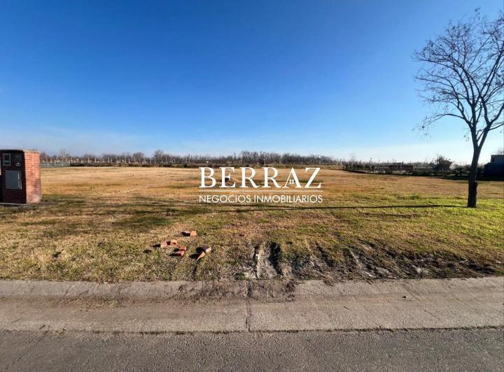 Terreno · 901m²