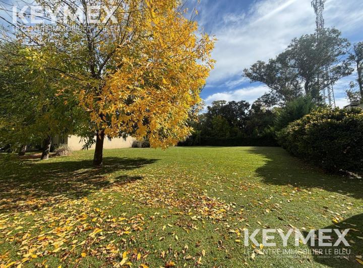 Terreno · 582m²