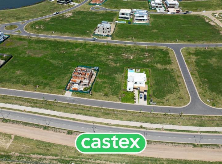 Terreno · 683m²