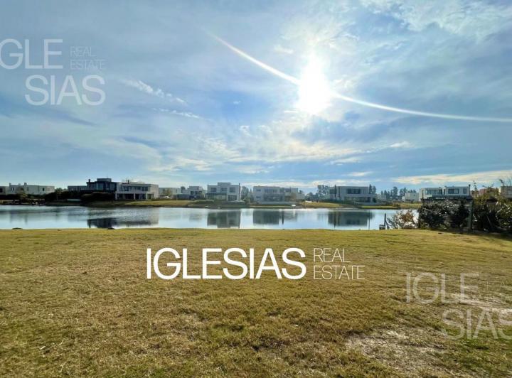 Terreno · 647m²