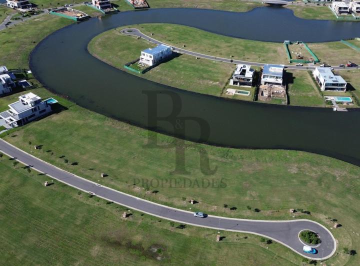 Terreno · 947m²