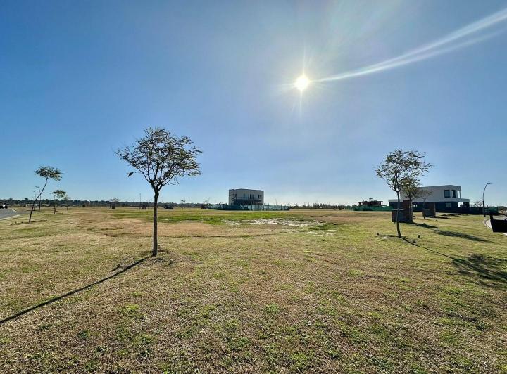 Terreno · 680m²