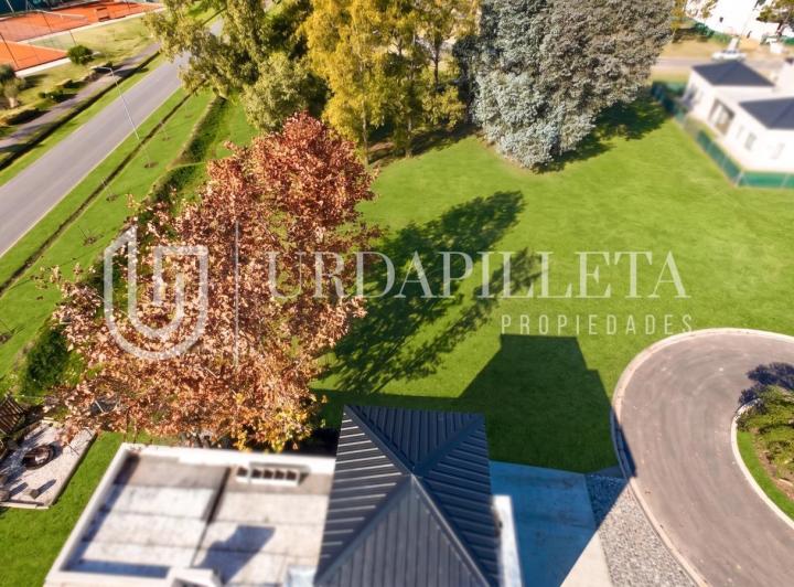 Terreno · 706m²