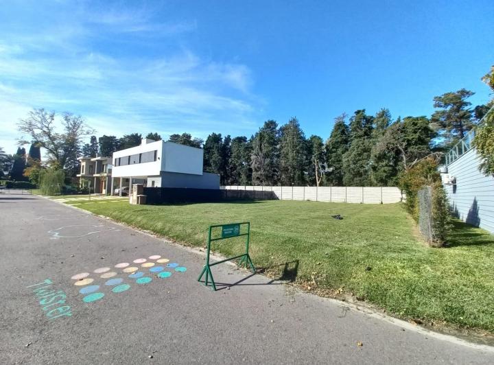 Terreno · 398m²