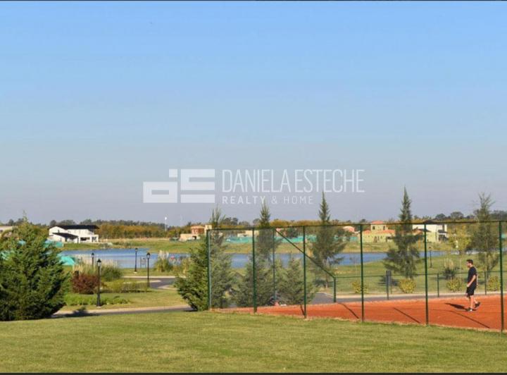 Terreno · 982m²