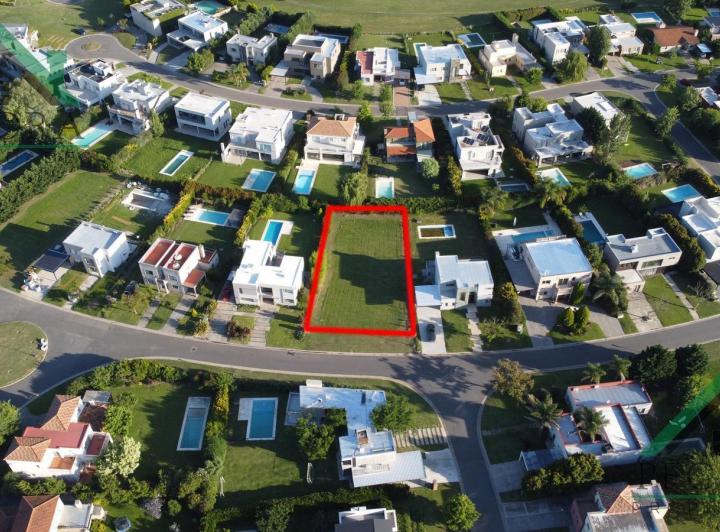 Terreno · 1067m²
