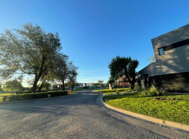 Terreno · 554m²