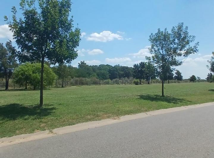 Terreno · 1037m²