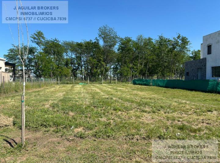 Terreno · 826m²