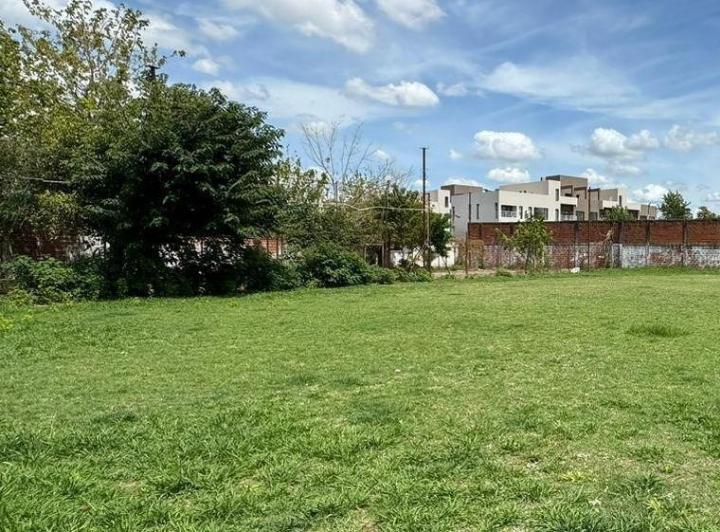 Terreno · 180m²