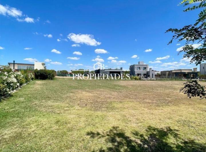 Terreno · 600m²