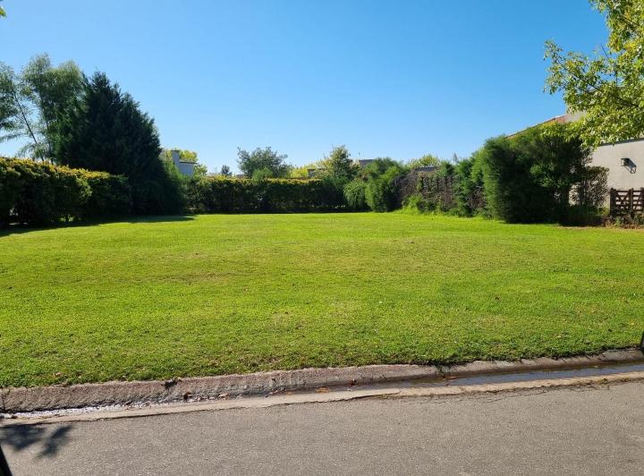 Terreno · 830m²