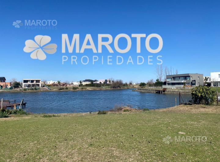 Terreno · 840m²
