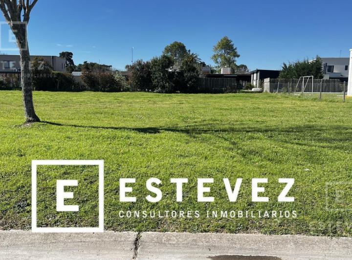 Terreno · 922m²
