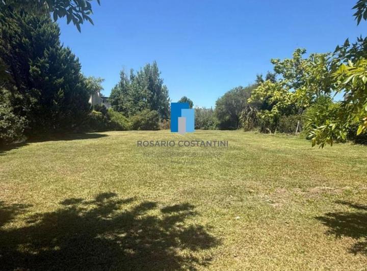 Terreno · 843m²