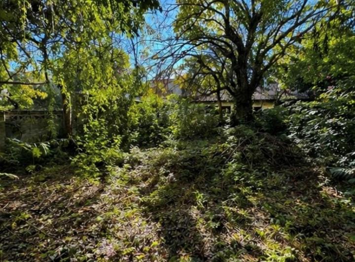 Terreno · 698m²