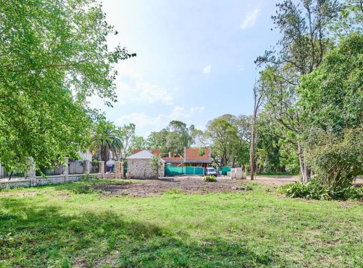 Terreno · 715m²