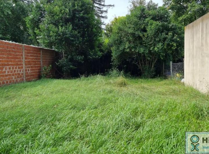 Terreno · 233m²