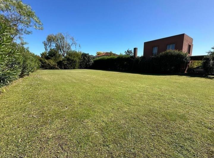 Terreno · 800m²