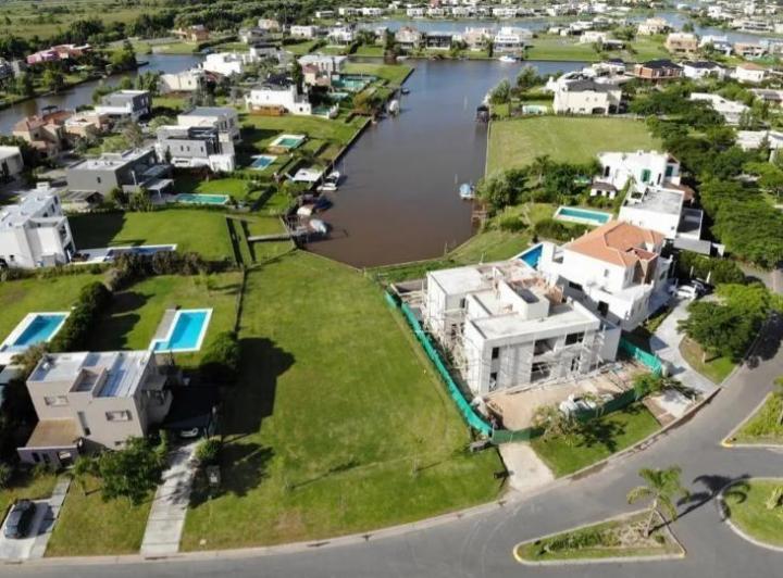 Terreno · 1167m²