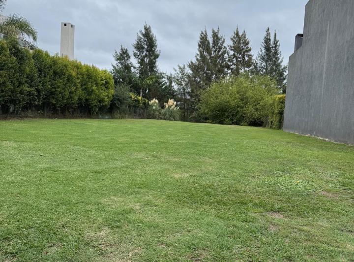 Terreno · 406m²