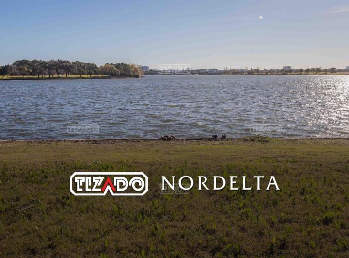 Terreno · 1213m²