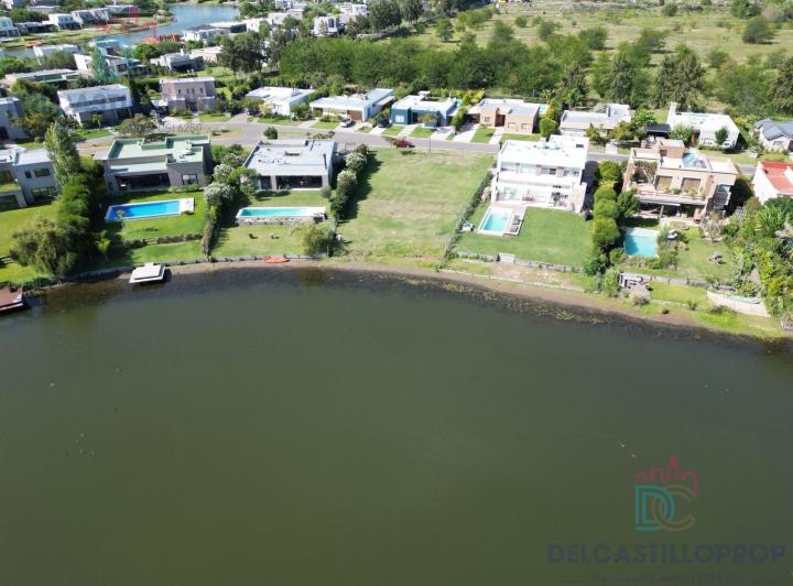 Terreno · 965m²