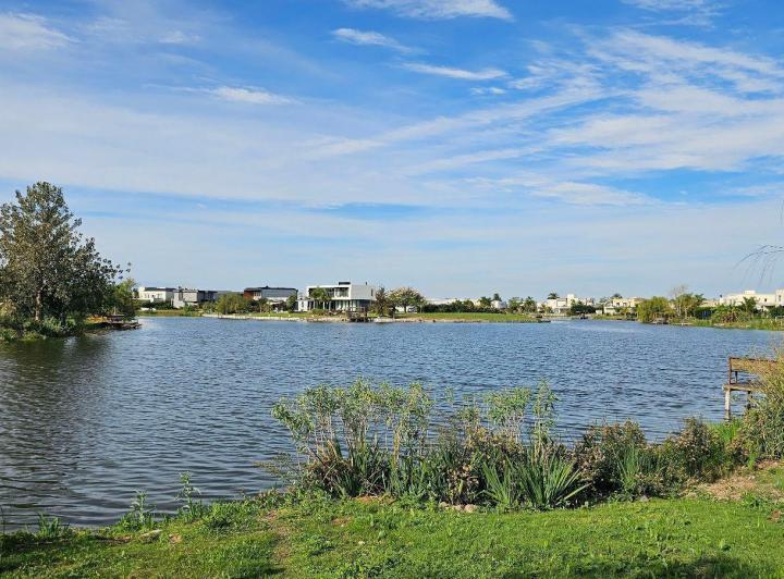 Terreno · 814m²