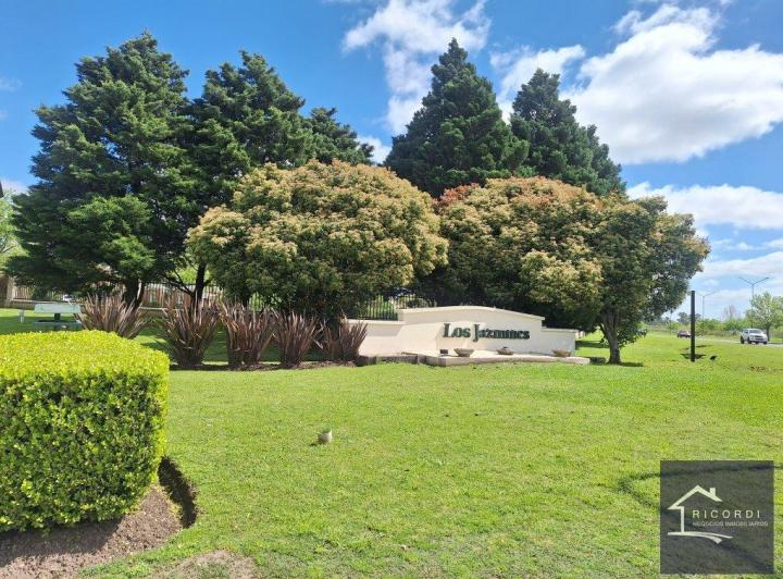 Terreno · 1054m²