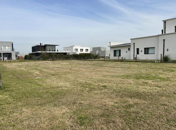 Terreno · 785m²