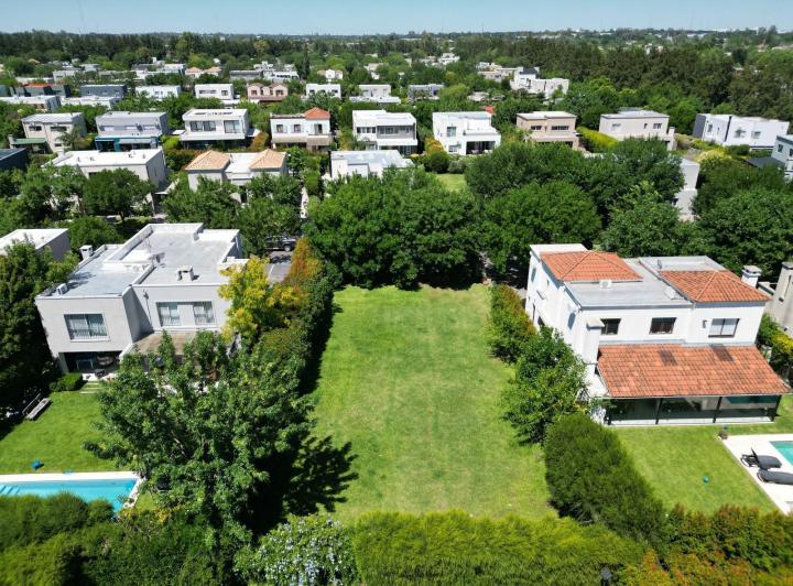 Terreno · 589m²